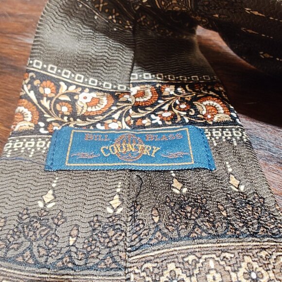 Bill Blass Country Dark Green, White, Brown and Red Ornate Floral and Geometric - Picture 3 of 5